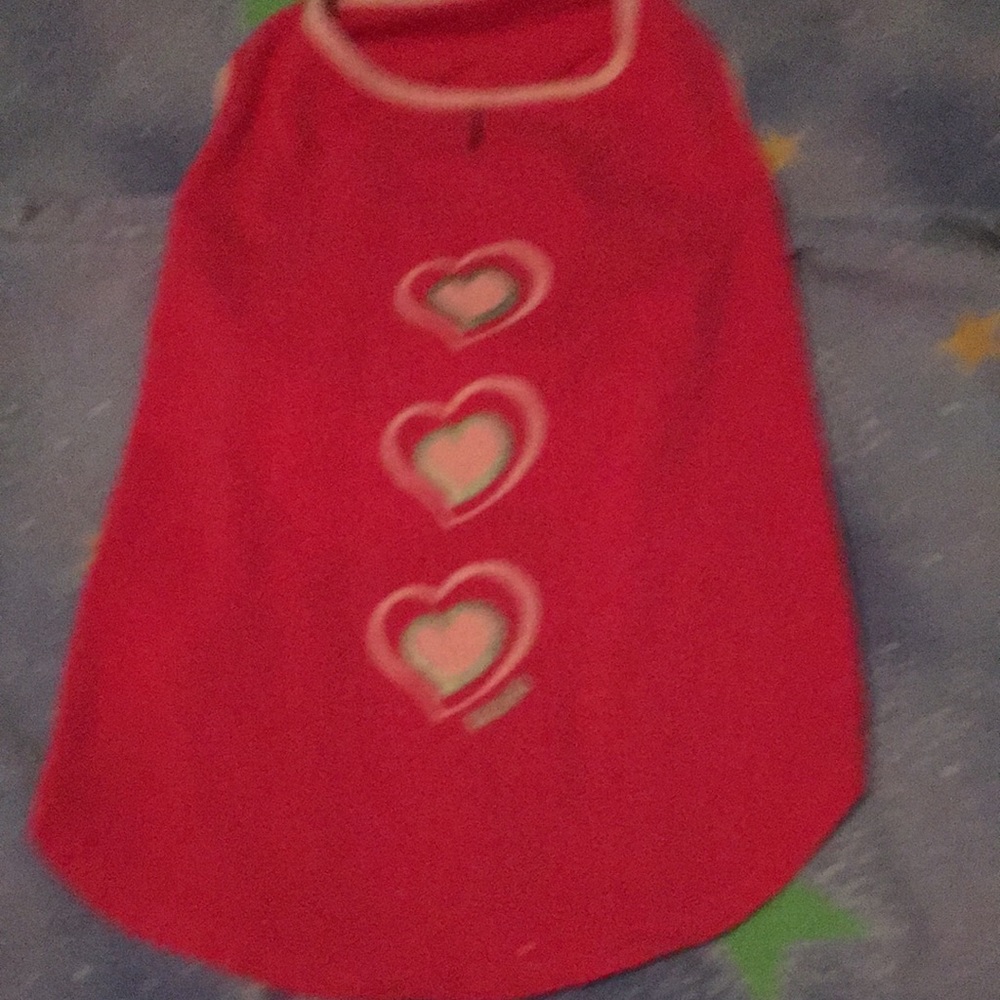 This a sweet DoGo top for your pooch